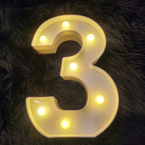 White Number 3 Plastic Light. Sits on a shelf or hangs on wall! - Picture 3 of 5